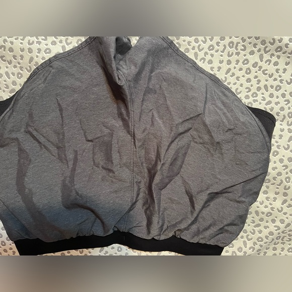 Under amour running shorts.size small. A dark grey color. - Picture 3 of 3